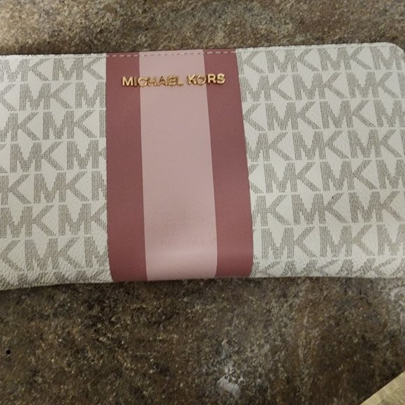 Michael Kors Marilyn Medium Satchel Pink - Picture 4 of 4